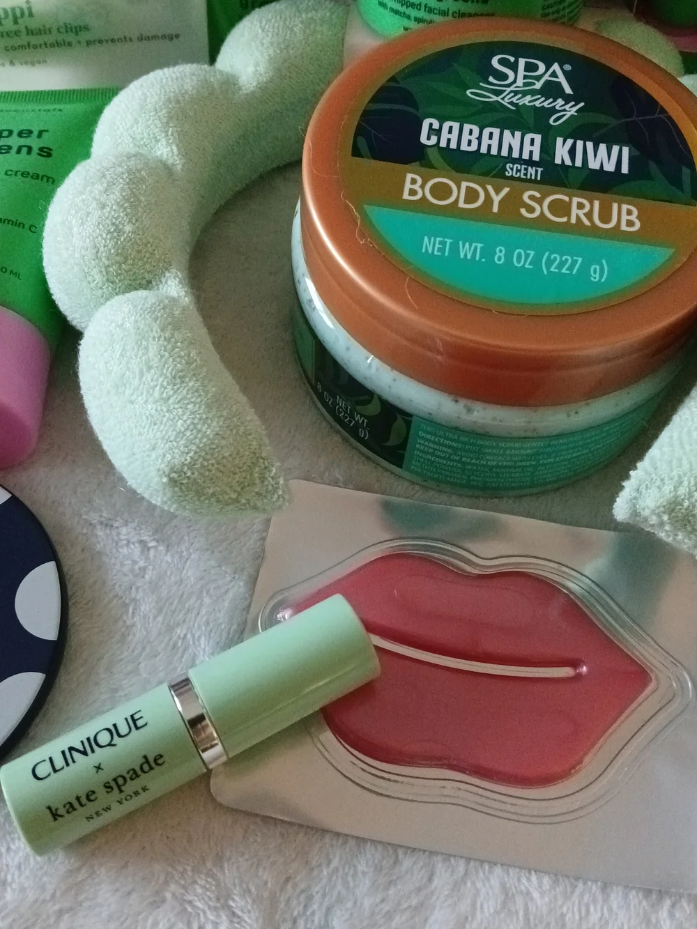 Clinique x Kate Spade x Creme Shop x Super Greens 16 PIECE Beauty Bundle & MORE!